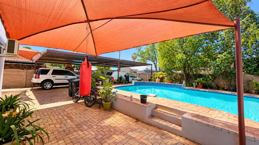 3 Bedroom Property for Sale in Ifafi North West